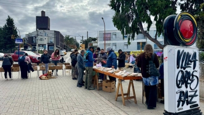 FERIA DEL LIBRO USADO SOLIDARIO EN EL RELOJ CU CÚ